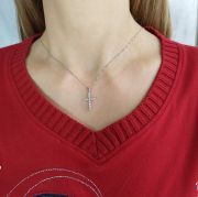 Λευκόχρυσος μπριγιαντένιος σταυρός με διαμάντια 0.25ct σε 18 καράτια. PD13564