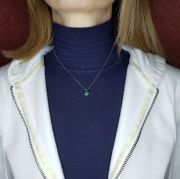Λευκόχρυσο μενταγιόν με σμαράγδι 0.82ct  σετ με αλυσίδα σε 18Κ. PD13897